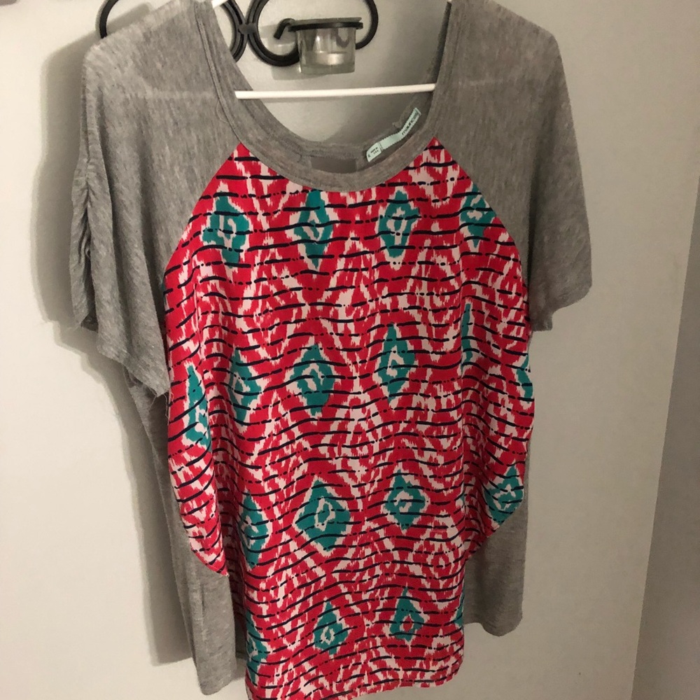 Maurice’s XL Aztec Short Sleeve Top